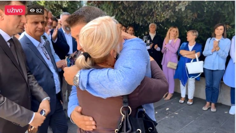 Haris Zahiragić – grljenje